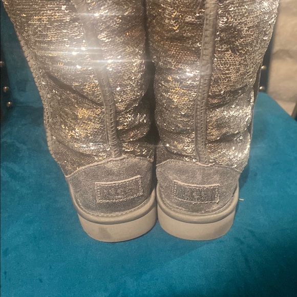 Rare Authentic Uggs - Picture 3 of 6